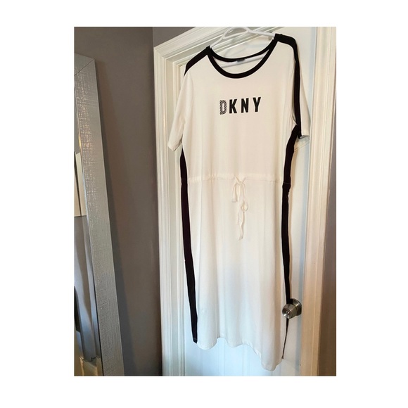‘NWOT DKNY t-shirt dress’👗 - Picture 2 of 5